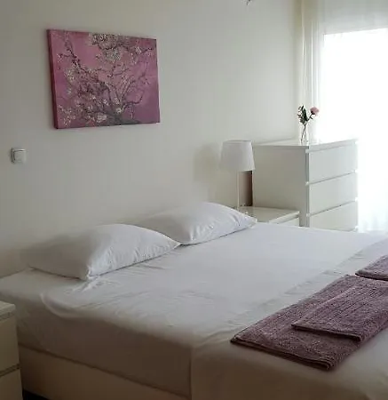 George & Elpis House Apartment