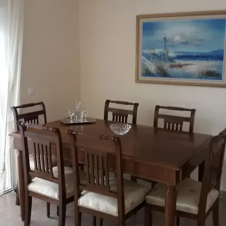 George & Elpis House Apartment